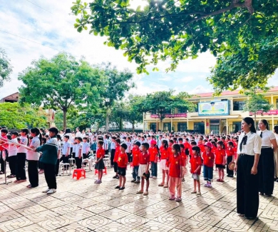 Trường Mầm non Việt Quang II tổ chức cho trẻ Khối mẫu giáo 5-6 tuổi tham quan, trải nghiệm tại Trường Tiểu học Nguyễn Huệ, xã Bắc Quang